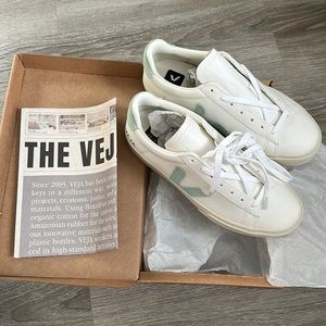Veja Campo leather sneaker